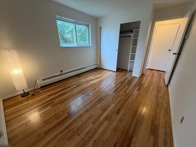 Building Photo - 4789 Ridge Ave