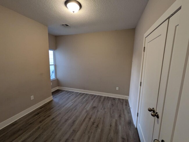 Building Photo - 5224 N Cypress St