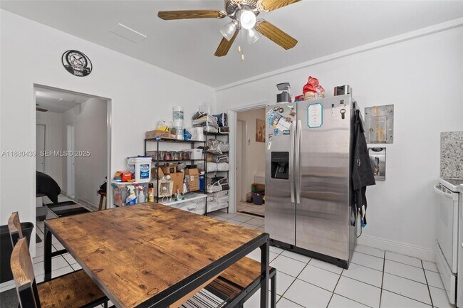 Building Photo - 2453 SW 17th St