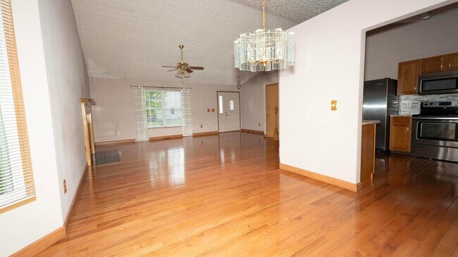 Building Photo - 7872 Waggoner Run Dr