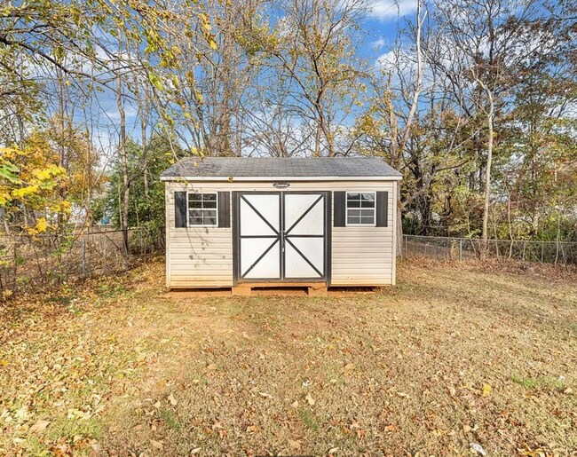 Building Photo - 2 Bedroom/1 Bath House