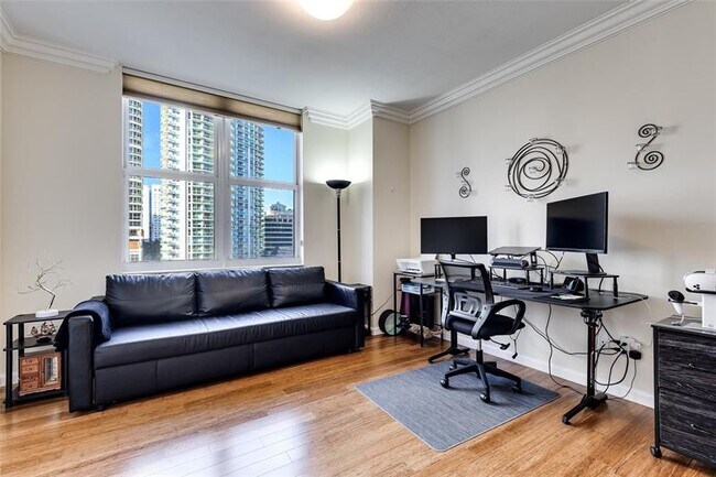 Building Photo - 511 SE 5 Ave