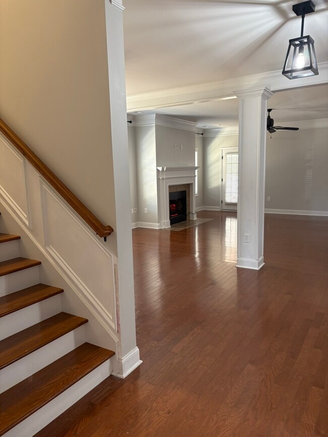 Building Photo - 123 Chelsea Park Row