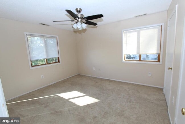 Building Photo - 2202 Aspen Dr