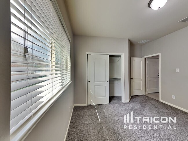 Building Photo - 21303 Mystic Oak Dr
