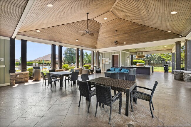 Building Photo - 924 Sandbar Loop