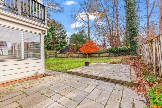 Building Photo - Charming 4-Bedroom Home in Silver Spring