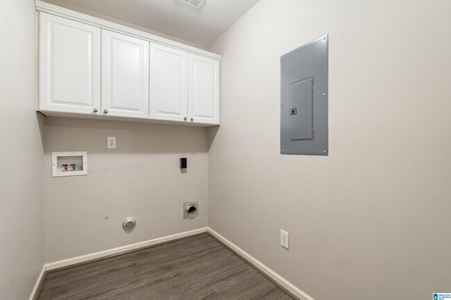 Building Photo - 114 Hayesbury Ln