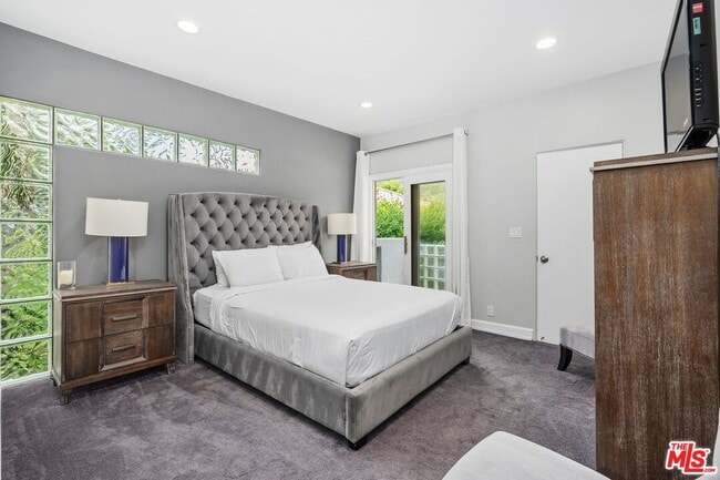 Building Photo - 11834 Pacific Coast Hwy