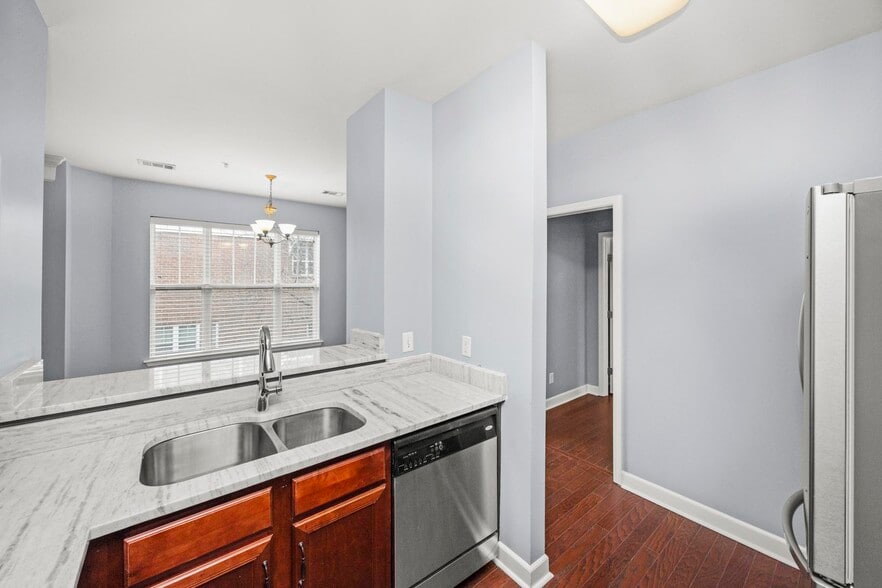 Building Photo - 2310 Elliott Ave