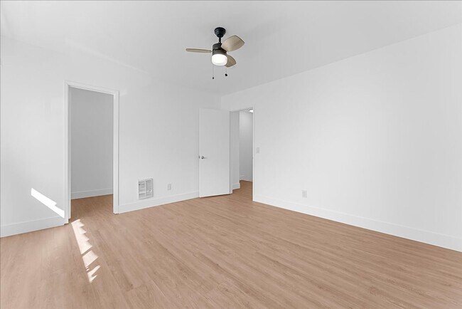 Building Photo - 719 N Eucalyptus Ave