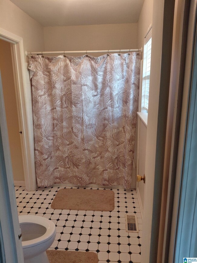 Building Photo - 2559 Janice Cir NE