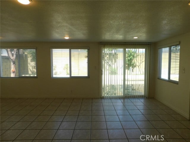 Building Photo - 835 E Culver Ave