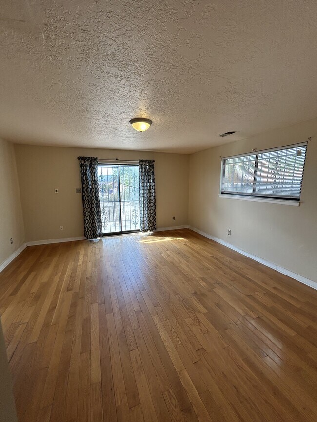 Building Photo - 1311 Edith Blvd SE