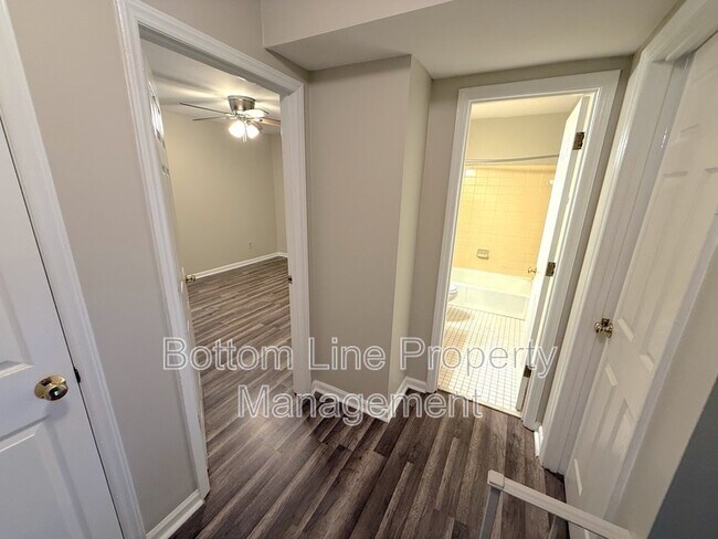 Building Photo - 2336 Kenmore Ave