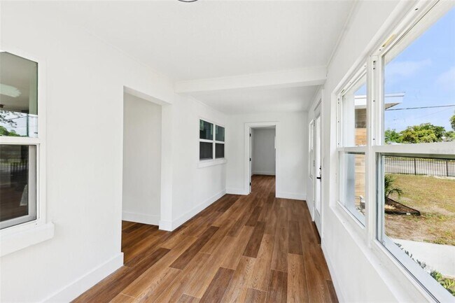 Building Photo - 730 W Swoope Ave