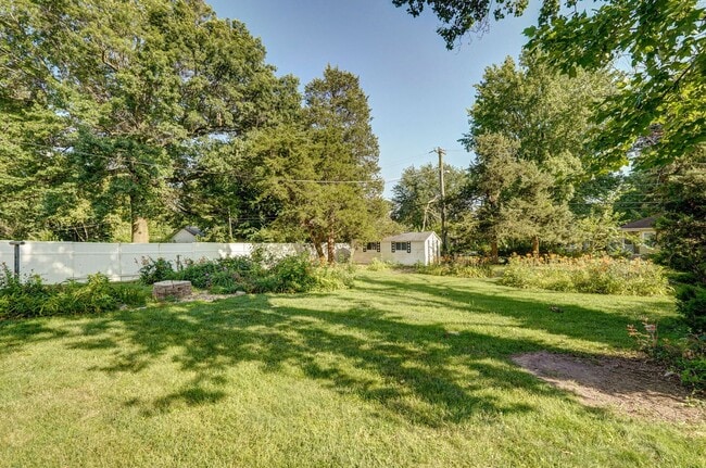 Building Photo - Adorable 3 Bedroom, 1.5 Bathroom House!