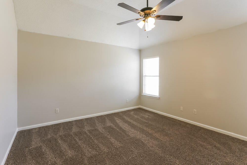 Building Photo - 8238 Regal Bend Dr