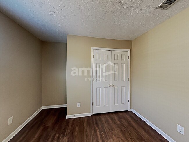 Building Photo - 1025 Fulman Rd