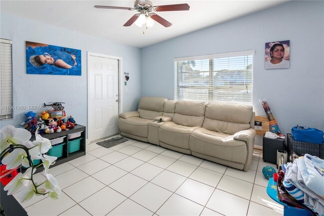 Building Photo - 11535 Lincoln Blvd