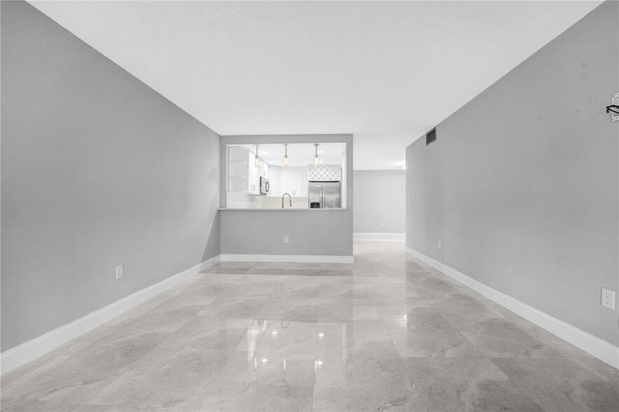 Building Photo - 7100 NW 17th St