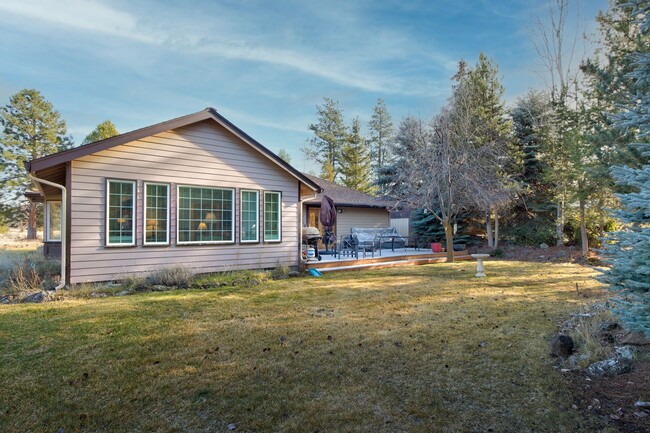 Building Photo - Sage Meadow Sisters Oregon