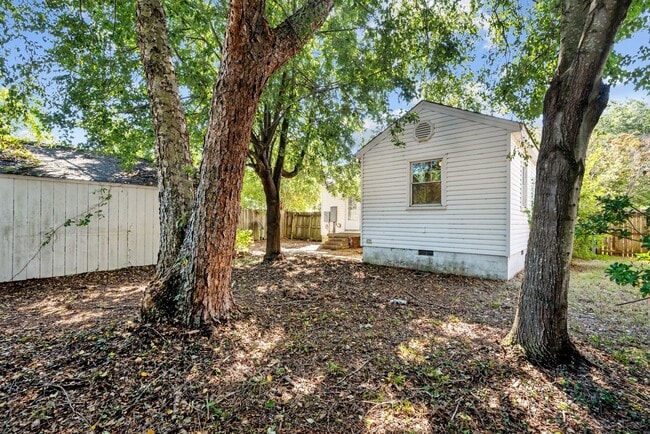 Building Photo - 3002 Woodrow St