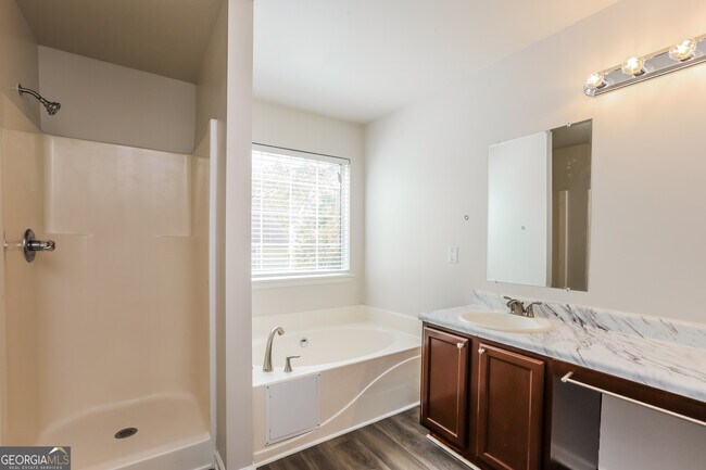 Building Photo - 2804 Crest Ridge Way SW