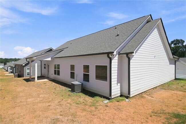 Building Photo - 118 Culver St