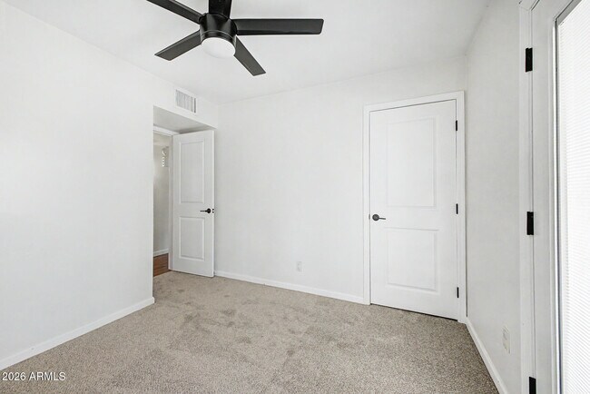 Building Photo - 6108 N 11th Ave