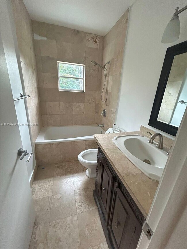 Building Photo - 3549 Loquat Ave