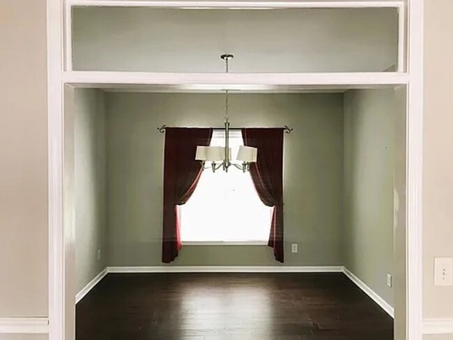Building Photo - 4 Bedroom 2.5 Bath SF home - COMING SOON!