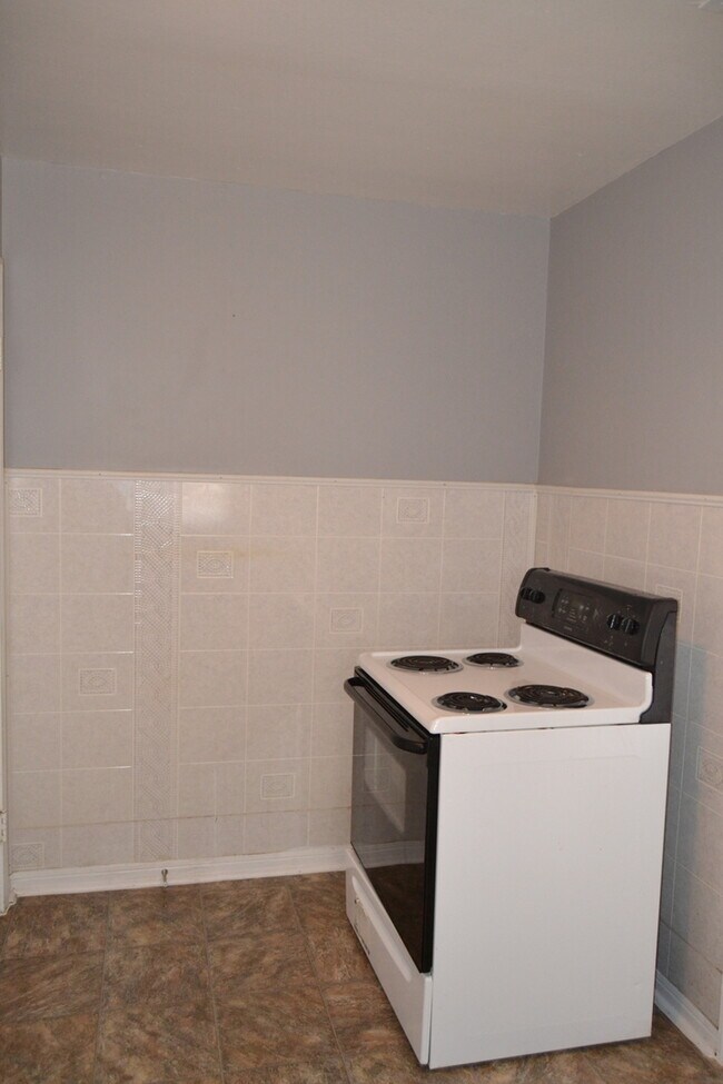 Building Photo - 709 Northside Dr
