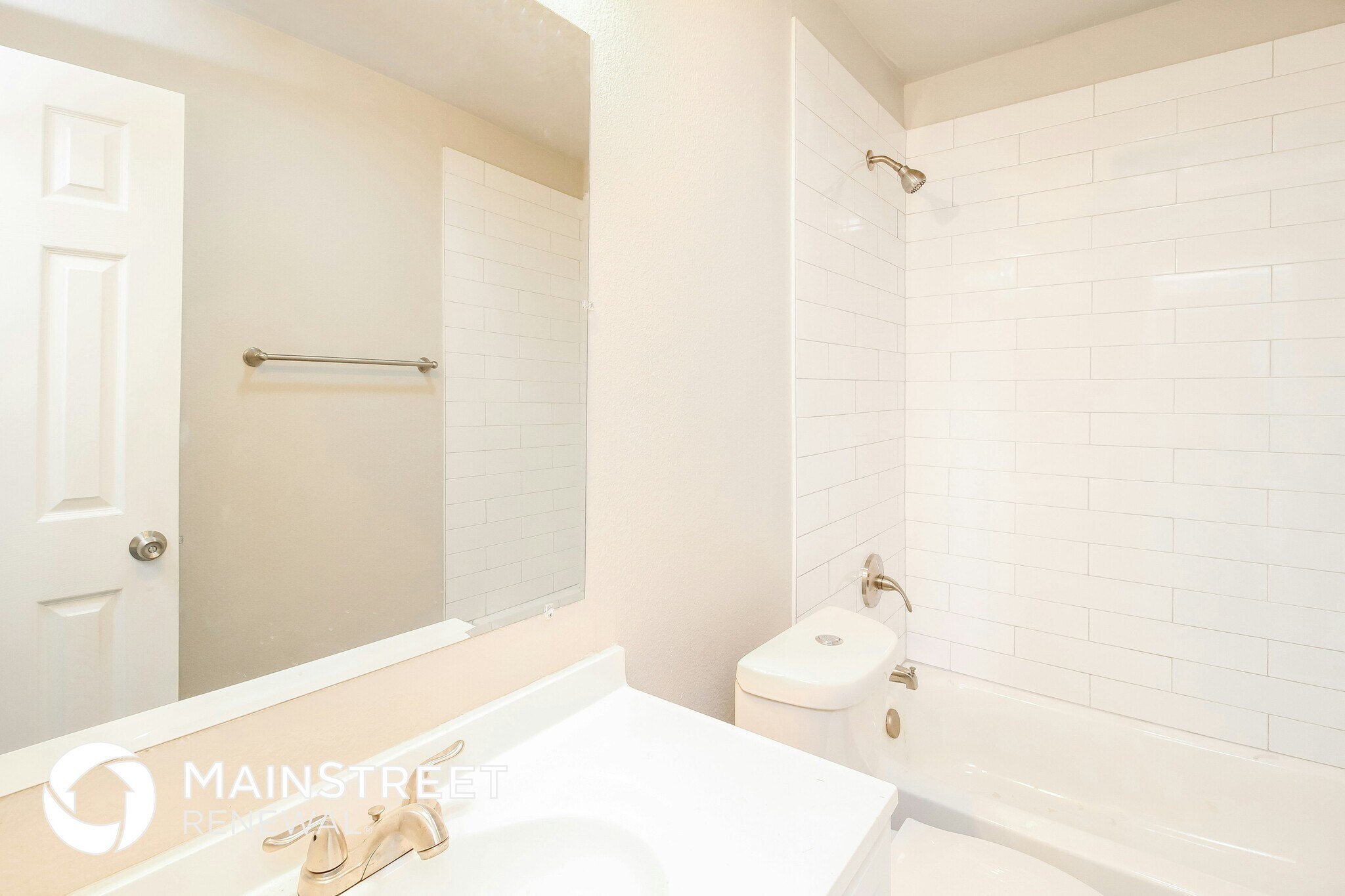 Building Photo - 1237 Hillwood Dr
