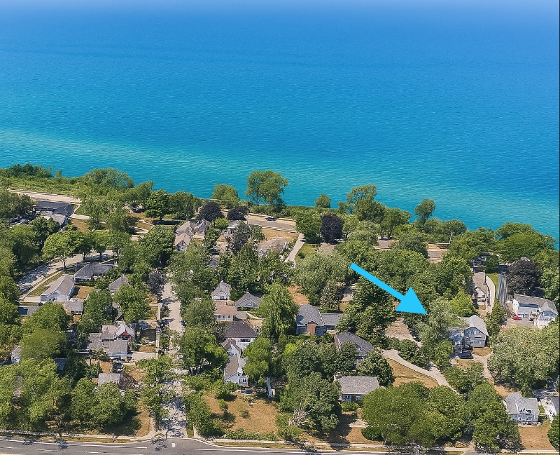 Building Photo - 2508 Lakeshore Dr