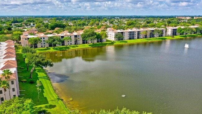 Building Photo - 6121 Pointe Regal Cir