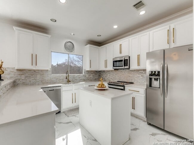 Building Photo - 8514 Espanola Dr