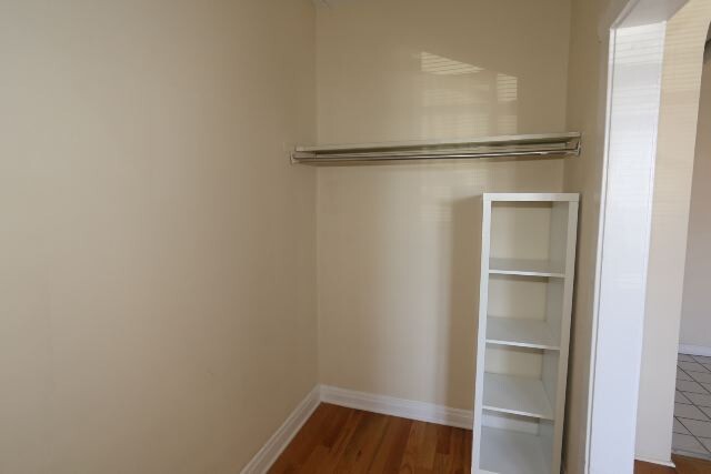 Building Photo - 516 W Melrose St