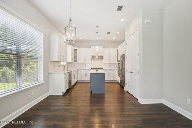 Building Photo - 439 Pelican Pointe Rd