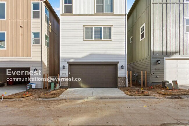Building Photo - 8970 Southurst St