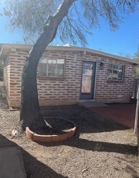 Building Photo - 3250 E Water St