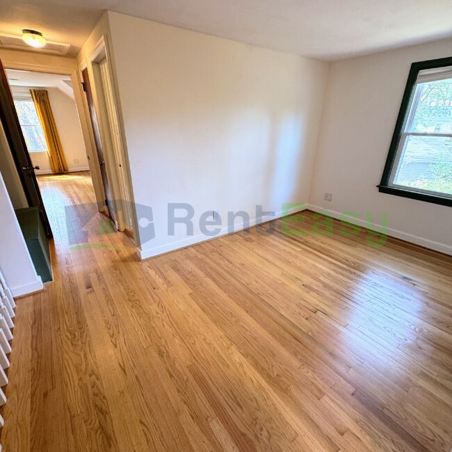 Building Photo - 8533 Circle Dr