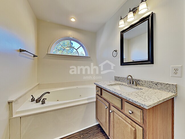 Building Photo - 309 Old Stone Ct