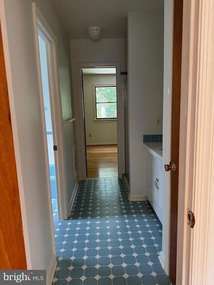 Building Photo - 6025 Honey Hollow Rd
