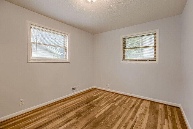 Building Photo - 1230 Cole Creek Dr