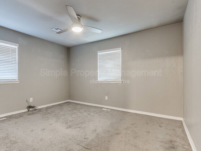 Building Photo - 4136 NW 61st Ter