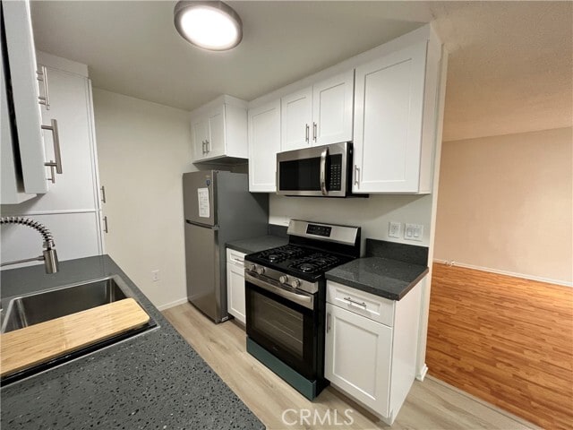 Building Photo - 1658 Colby Ave