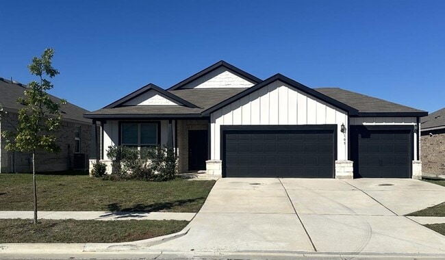 Primary Photo - 105 Onna St