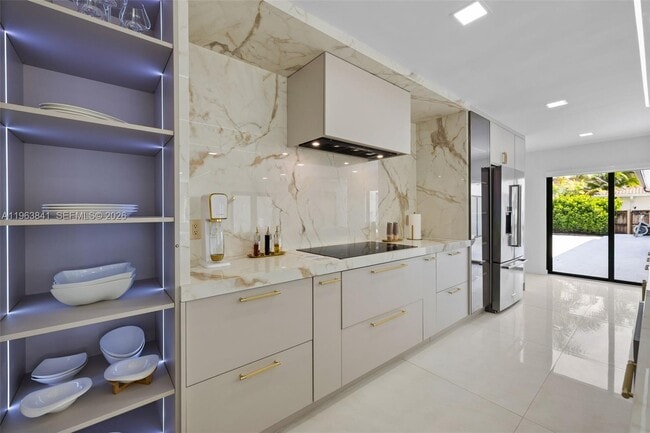 Building Photo - 1117 Adams St