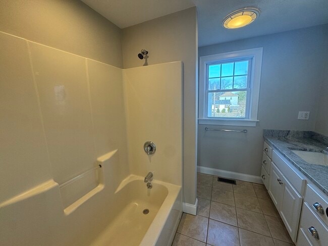 Building Photo - 34 Florence Ave